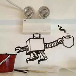 梳子、香蕉與創(chuàng)意 中年大叔用日常用品作畫(huà)成網(wǎng)紅